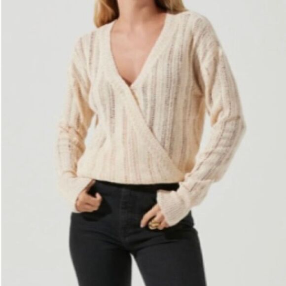 ASTR The Label Cream Wrap Front Pointelle Sweater Medium NWT - Picture 1 of 7